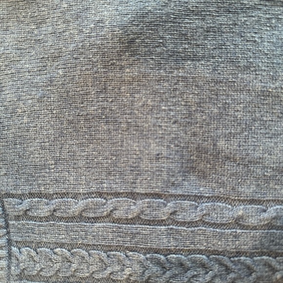 Women’s Precious Fiber Cashmere Turtleneck Sweater - Picture 6 of 6